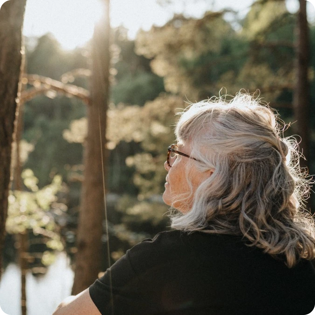 Tryck över halsen vid sköldkörtelinflammation – symtom och orsaker